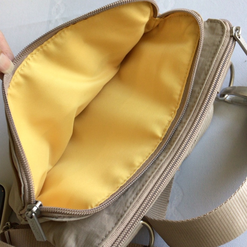 Baggallini Small Crossbody Purse - Picture 4 of 5